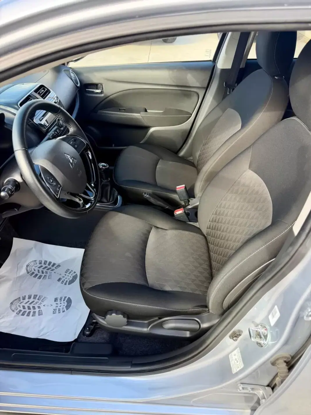 Mitsubishi Space Star 2022 - 12490 EUR, 41000 km - 41000km - foto 24 de 27