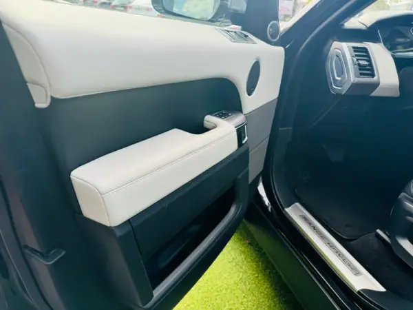 Land Rover Range Rover Sport 2016 - 59999 EUR, 89000 km - AUTO.MOTO.pt - 89000km - foto 25 de 43