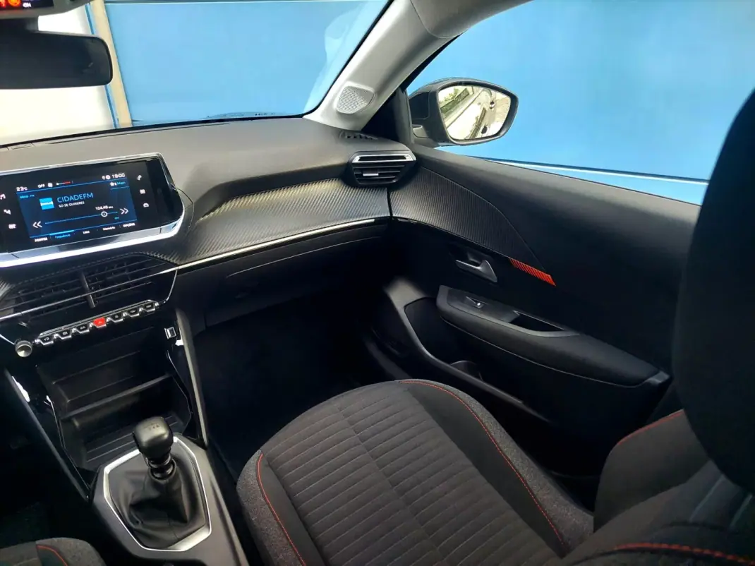 Peugeot 208 2020 - 17900 EUR, 94355 km - AUTO.MOTO.pt - 94355km - foto 11 de 23