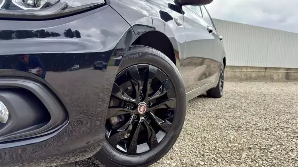 Fiat Tipo Station Wagon 2019 — photo 3 of 39