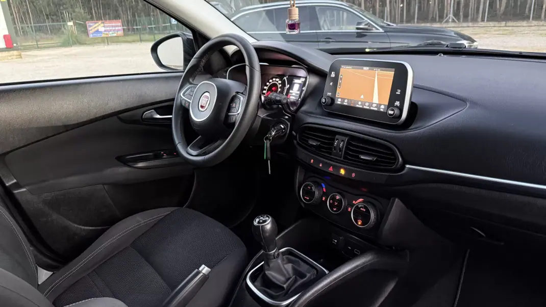 Fiat Tipo Station Wagon 2019 - 12900 EUR, 137000 km - AUTO.MOTO.pt - 137000km - foto 22 de 43