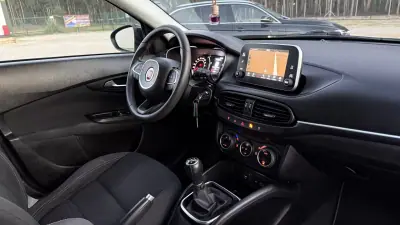 Fiat Tipo Station Wagon 2019 - 12900 EUR, 137000 km - AUTO.MOTO.pt - 137000km - foto 22 de 43