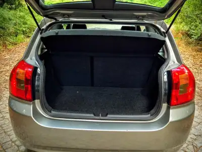 Toyota Corolla 2002 - 11900 EUR, 196000 km - AUTO.MOTO.pt - 196000km - foto 16 de 23