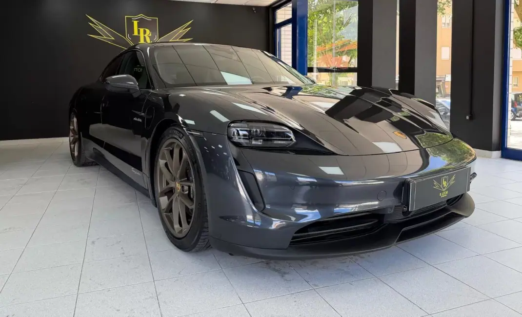 Porsche Taycan 2023 - 69000 EUR, 84534 km - AUTO.MOTO.pt - 84534km - foto 2 de 39