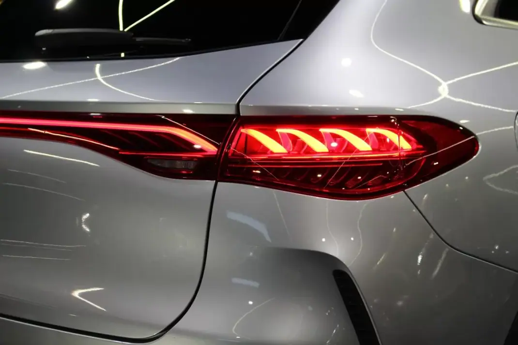 Mercedes-Benz EQE 2025 - 58900 EUR, 25000 km - AUTO.MOTO.pt - 25000km - foto 13 de 42