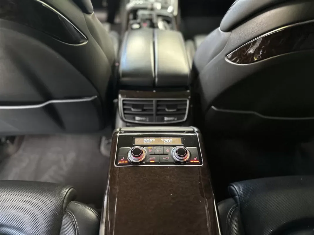 Audi A8 2016 - 39000 EUR, 170000 km - AUTO.MOTO.pt - 170000km - foto 24 de 53