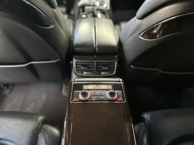 Audi A8 2016 - 39000 EUR, 170000 km - AUTO.MOTO.pt - 170000km - foto 24 de 53