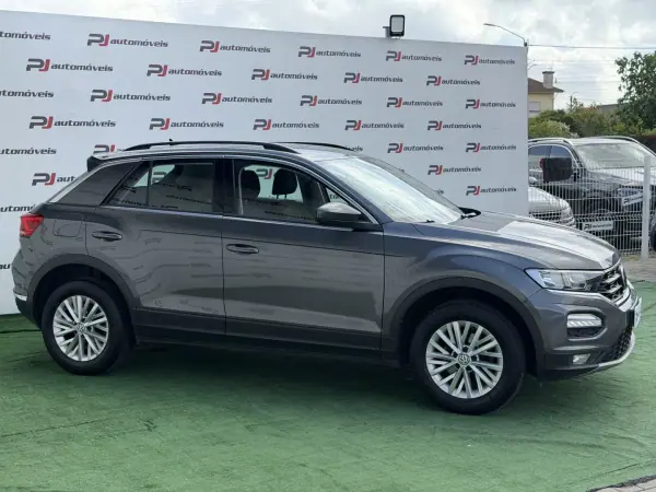 Volkswagen T-Roc 2020 - 19850 EUR, 142560 km - AUTO.MOTO.pt - 142560km - foto 5 de 20