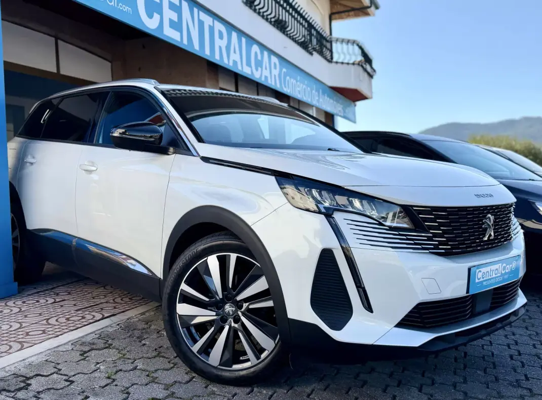 Peugeot 5008 2024 - 27950 EUR, 40000 km - AUTO.MOTO.pt - 40000km - foto 1 de 32