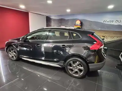 Volvo V40 Cross Country 2014 - 12750 EUR, 189500 km - AUTO.MOTO.pt - 189500km - foto 5 de 15