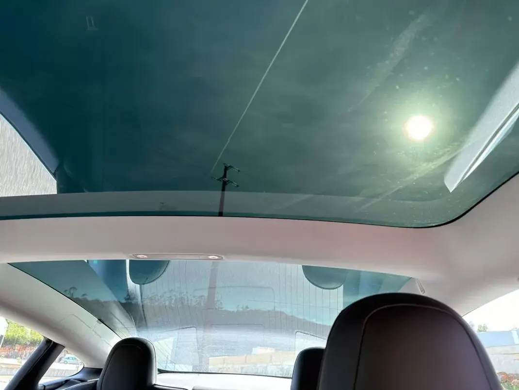 Tesla Model 3 2020 - 21500 EUR, 128300 km - AUTO.MOTO.pt - 128300km - foto 11 de 26