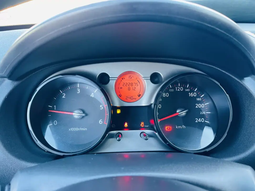 Nissan Qashqai 2008 - 8950 EUR, 222875 km - AUTO.MOTO.pt - 222875km - foto 11 de 12