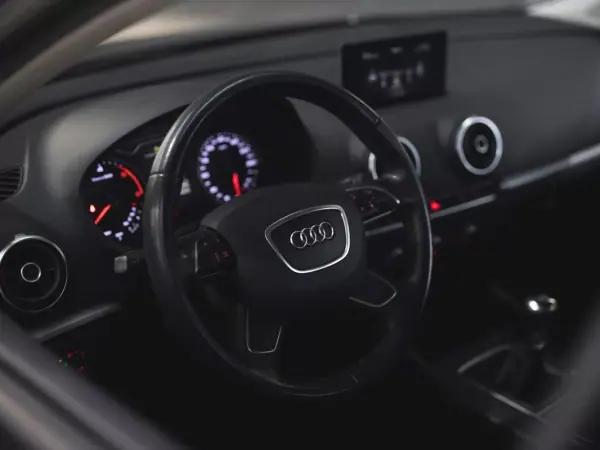 Audi A3 Sportback 2016 - 13490 EUR, 155974 km - AUTO.MOTO.pt - 155974km - foto 14 de 21