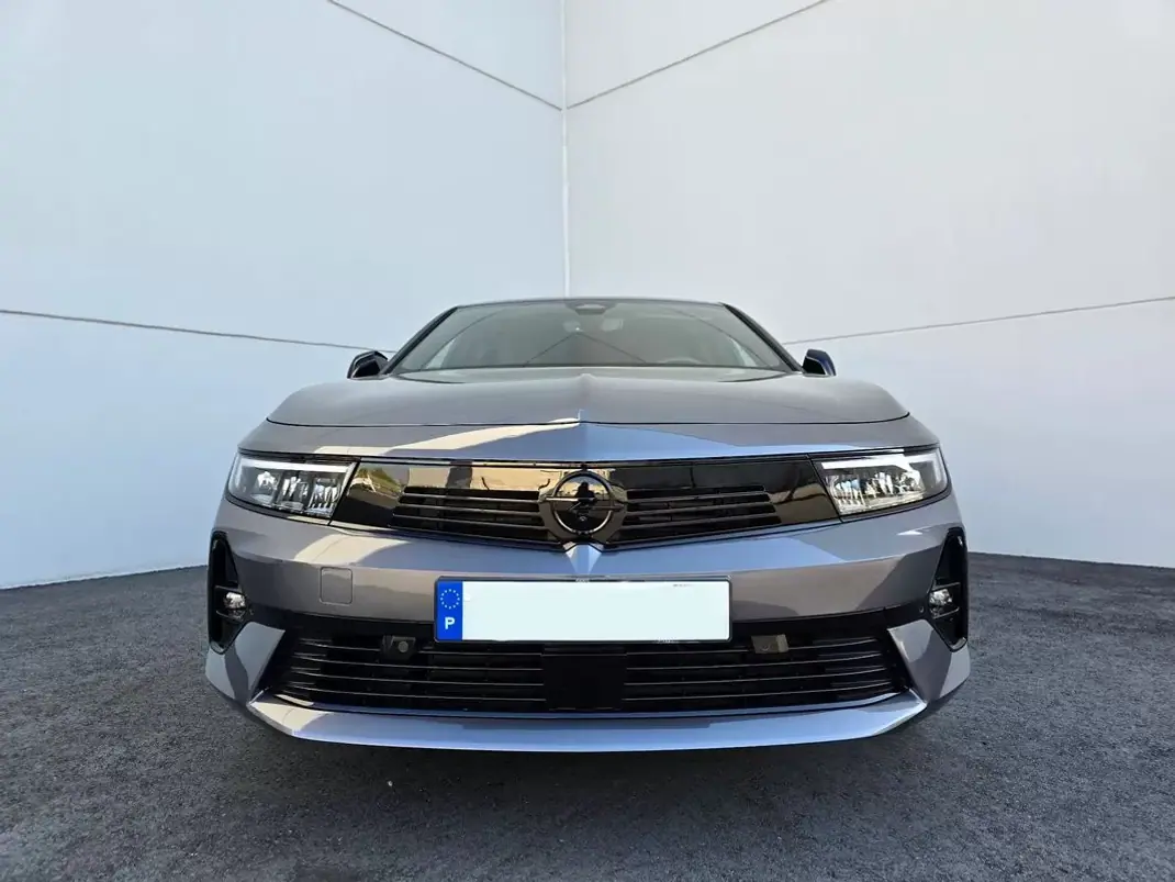 Opel Astra 2023 - 19900 EUR, 16940 km - AUTO.MOTO.pt - 16940km - foto 3 de 39