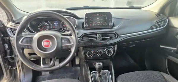 Fiat Tipo Station Wagon 2017 - 6499 EUR, 256000 km - AUTO.MOTO.pt - 256000km - foto 9 de 9