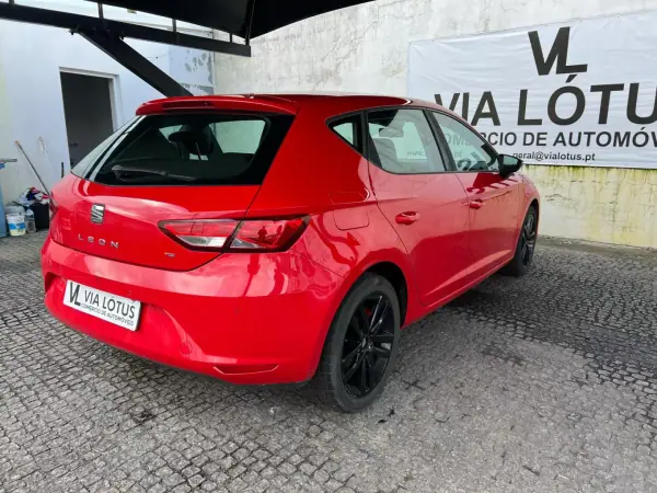 SEAT Leon 2013 - 8900 EUR, 186600 km - AUTO.MOTO.pt - 186600km - foto 4 de 6