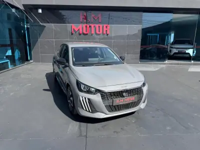 Peugeot 208 2025 - 16500 EUR, 4900 km - AUTO.MOTO.pt - 4900km - foto 1 de 14