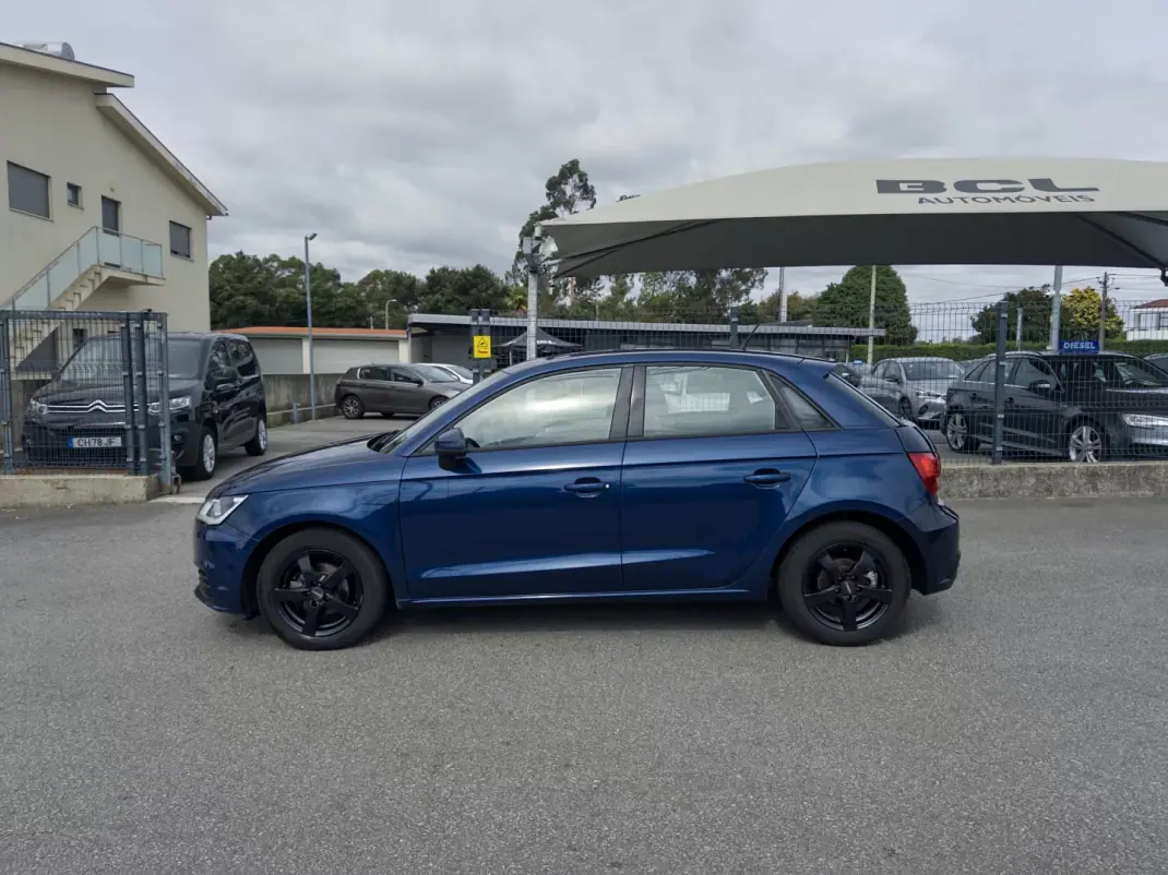 Audi A1 Sportback 2015 - 11990 EUR, 172000 km - 172000km - foto 4 de 39