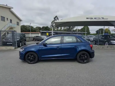 Audi A1 Sportback 2015 - 11990 EUR, 172000 km - 172000km - foto 4 de 39