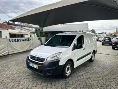 Peugeot PARTNER 1.6 HDI L2 2016 - 10890 EUR, 207000 km - AUTO.MOTO.pt - 207000km - foto 8 de 11