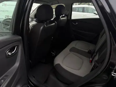 Renault Captur 2016 - 12990 EUR, 142000 km - AUTO.MOTO.pt - 142000km - foto 17 de 23