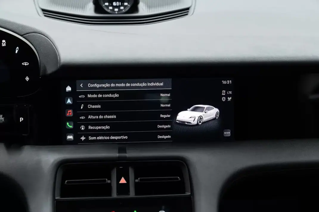 Porsche Taycan 2024 - 84950 EUR, 8000 km - AUTO.MOTO.pt - 8000km - foto 42 de 58