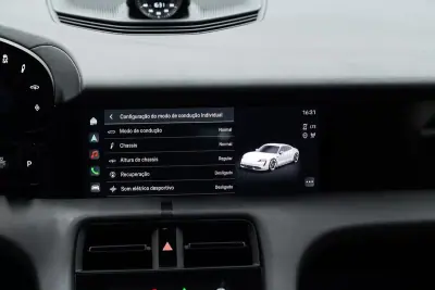 Porsche Taycan 2024 - 84950 EUR, 8000 km - AUTO.MOTO.pt - 8000km - foto 42 de 58