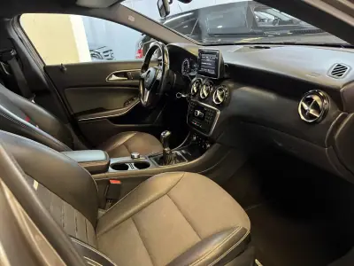 Mercedes-Benz A 180 2013 - 12990 EUR, 180000 km - AUTO.MOTO.pt - 180000km - foto 10 de 36
