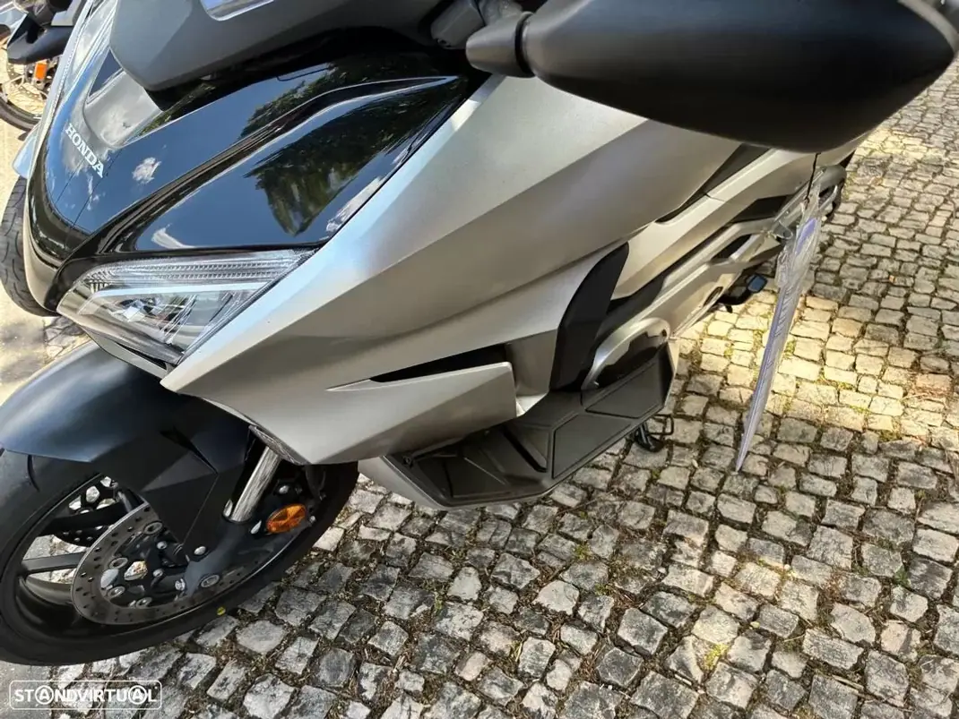 Honda Forza 2022 - 8250 EUR, 37616 km - AUTO.MOTO.pt - 37616km - foto 4 de 14