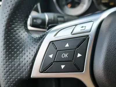 Mercedes-Benz E 250 2013 - 12950 EUR, 369000 km - AUTO.MOTO.pt - 369000km - foto 31 de 41