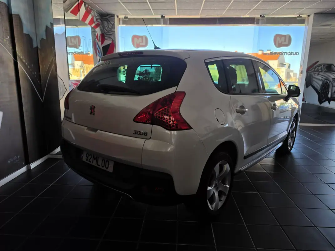 Peugeot 3008 2011 - 8450 EUR, 144500 km - 144500km - foto 8 de 22