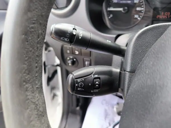 Citroën Berlingo 1.6 HDI L2 3L FRIO + ISOTERMICA 2016 - 14950 EUR, 292742 km - AUTO.MOTO.pt - 292742km - foto 33 de 43