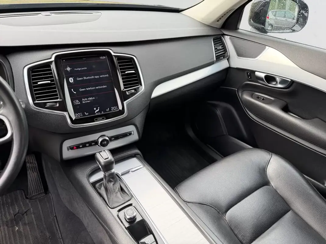 Volvo XC 90 2018 - 28990 EUR, 237257 km - 237257km - foto 3 de 16