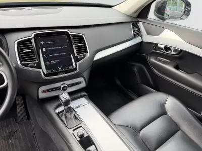 Volvo XC 90 2018 - 28990 EUR, 237257 km - AUTO.MOTO.pt - 237257km - foto 3 de 16