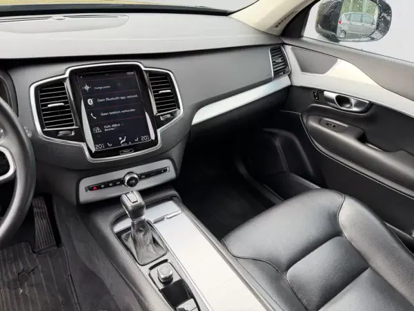 Volvo XC 90 2018 - 28990 EUR, 237257 km - AUTO.MOTO.pt - 237257km - foto 3 de 16