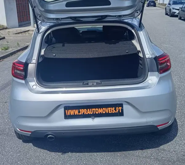 Renault Clio 2021 - 14990 EUR, 79170 km - AUTO.MOTO.pt - 79170km - foto 9 de 18