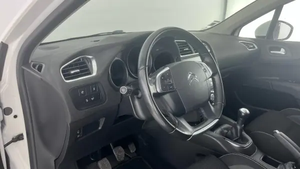 Citroën C4 2017 - 9999 EUR, 149121 km - AUTO.MOTO.pt - 149121km - foto 12 de 14