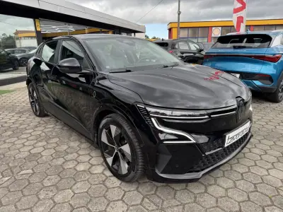 Renault Mégane E-Tech 2022 - 22500 EUR, 89000 km - AUTO.MOTO.pt - 89000km - foto 2 de 44