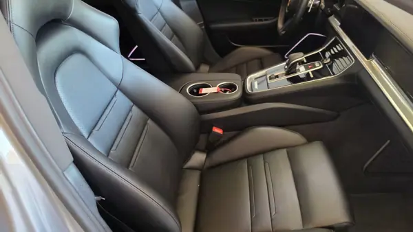 Porsche Panamera 2023 - 97500 EUR, 25369 km - AUTO.MOTO.pt - 25369km - foto 50 de 53