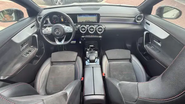 Mercedes-Benz CLA 200 2020 - 24990 EUR, 199000 km - AUTO.MOTO.pt - 199000km - foto 20 de 39