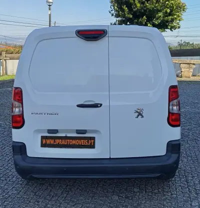 Peugeot Partner 2019 - 11490 EUR, 120300 km - 120300km - foto 8 de 19