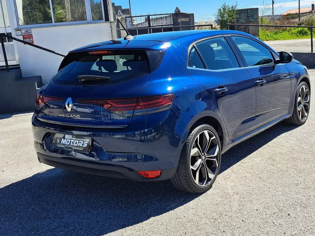 Renault Mégane 2021 - 17490 EUR, 95509 km - AUTO.MOTO.pt - 95509km - foto 8 de 46