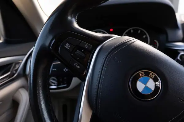 BMW 520 2017 - 24999 EUR, 188000 km - AUTO.MOTO.pt - 188000km - foto 20 de 26