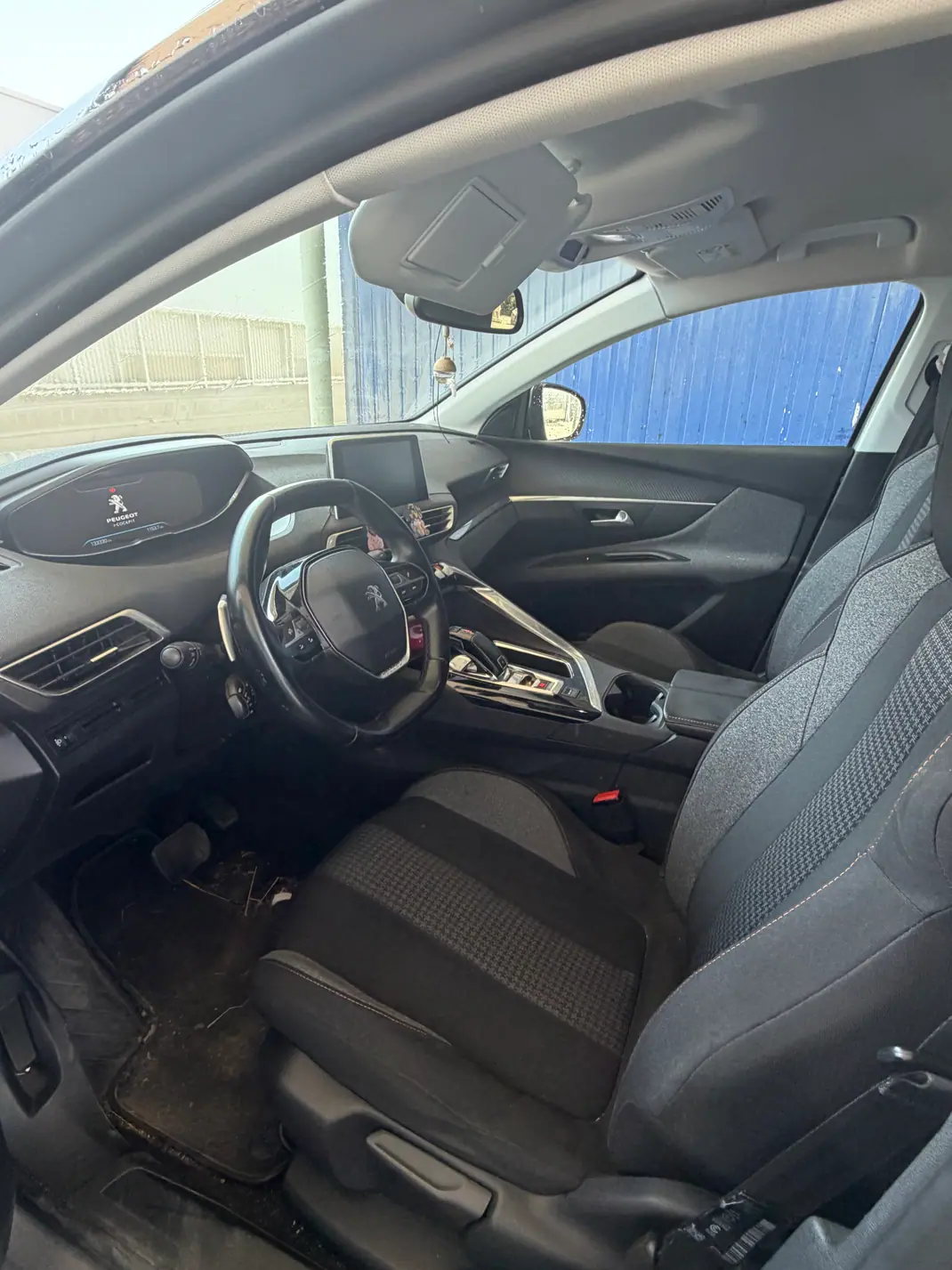 Peugeot 3008 2017 - 16000 EUR, 133000 km - 133000km - foto 7 de 9