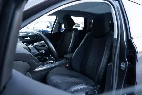 Peugeot 308 SW 2018 - 10999 EUR, 206516 km - AUTO.MOTO.pt - 206516km - foto 18 de 30