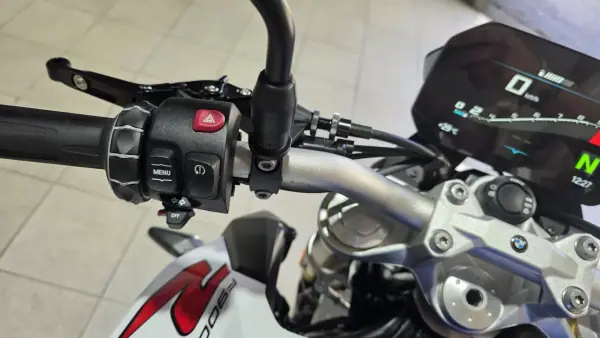 BMW F 900 R 2023 - 10900 EUR, 1060 km - AUTO.MOTO.pt - 1060km - foto 18 de 23