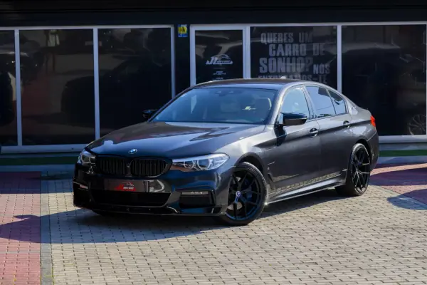 BMW 530e 2019 - 26850 EUR, 181810 km - AUTO.MOTO.pt - 181810km - foto 7 de 47