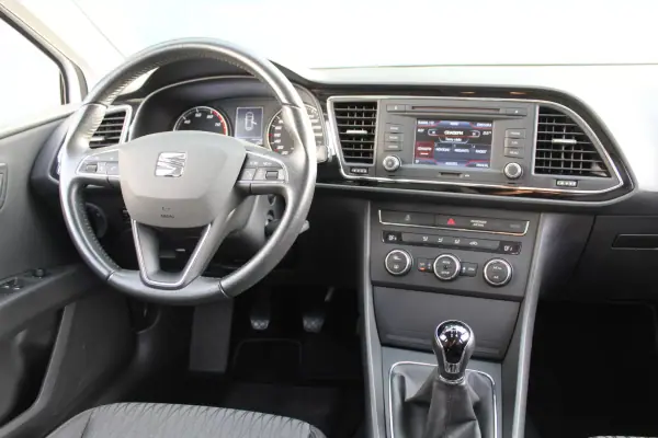 SEAT Leon 2013 - 9700 EUR, 184867 km - AUTO.MOTO.pt - 184867km - foto 8 de 16