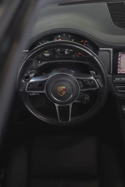 Porsche Macan 2018 - 53900 EUR, 89600 km - AUTO.MOTO.pt - 89600km - foto 22 de 40