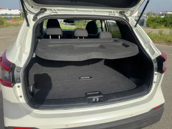 Nissan Qashqai 2018 - 14999 EUR, 97000 km - AUTO.MOTO.pt - 97000km - foto 10 de 10